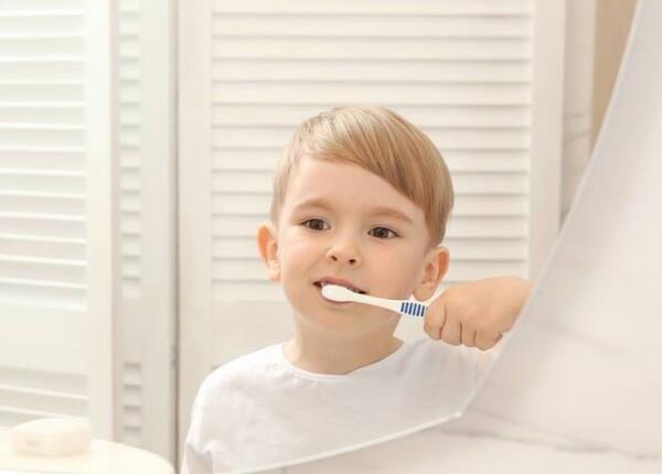 如何用兒童電動牙刷刷牙？兒童電動牙刷使用方法，一篇全覽