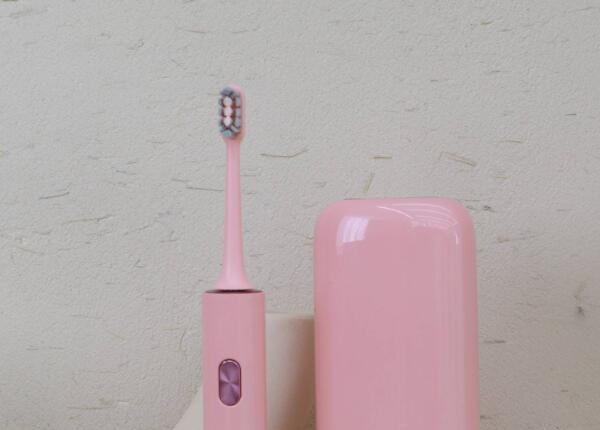 成人電動牙刷兒童能用嗎？兒童使用成人電動牙刷的危害