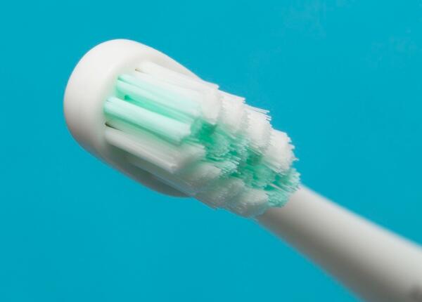 電動牙刷刷毛軟的好還是硬的好呢