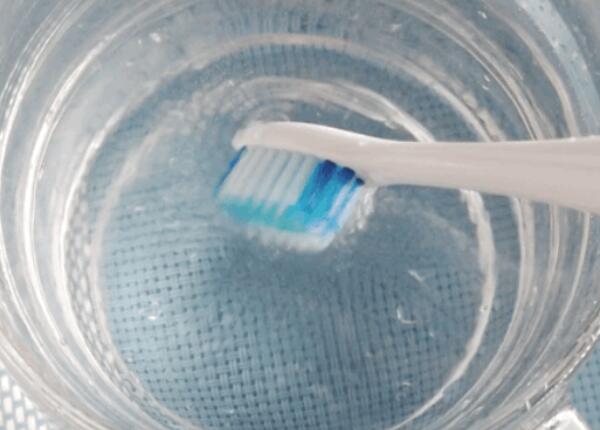 電動牙刷發霉了怎么清洗？常見幾種發霉電動牙刷處理方法