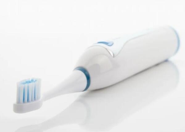 小米牙刷感應式充電多久？據官方介紹：充電一次需4小時