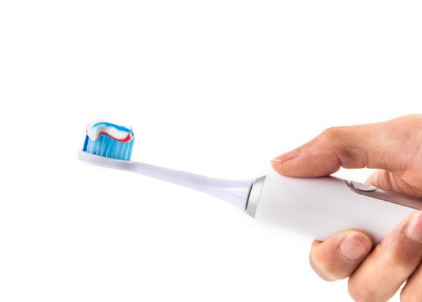 使用電動牙刷手抖怎么辦 使用電動牙刷手抖怎么辦